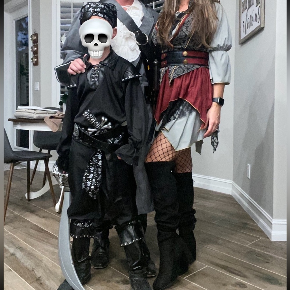 Kids pirate Halloween costume “skull swashbuckler”